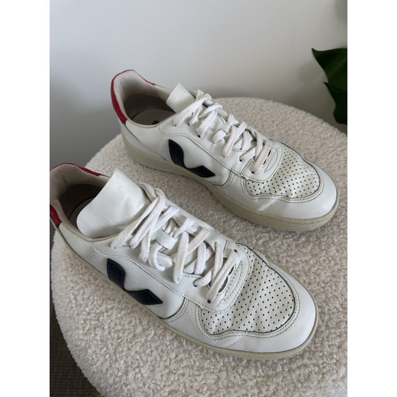 Veja V-10 women's Sz 10 White Red Navy Leather Sneakers Lace Up Vegan Leather - Picture 2 of 10